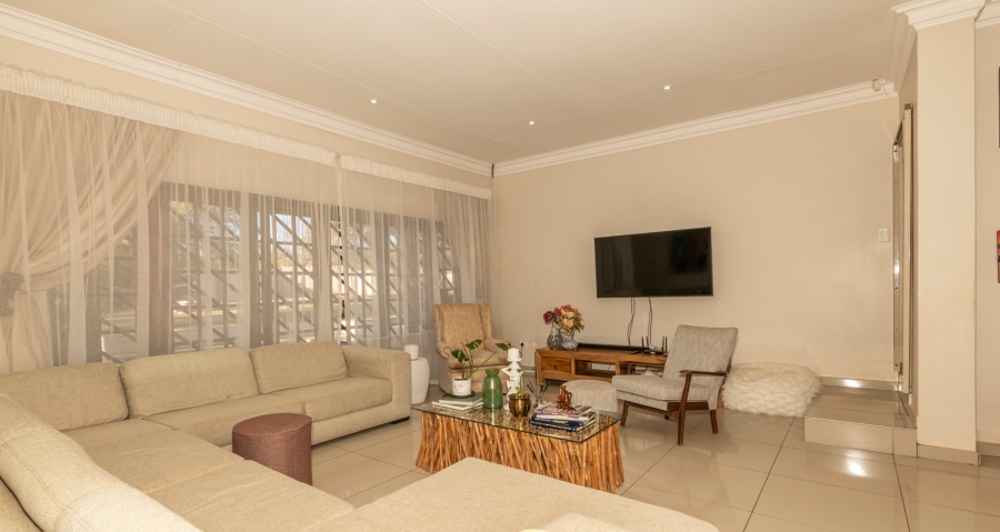 6 Bedroom Property for Sale in Wilkoppies North West